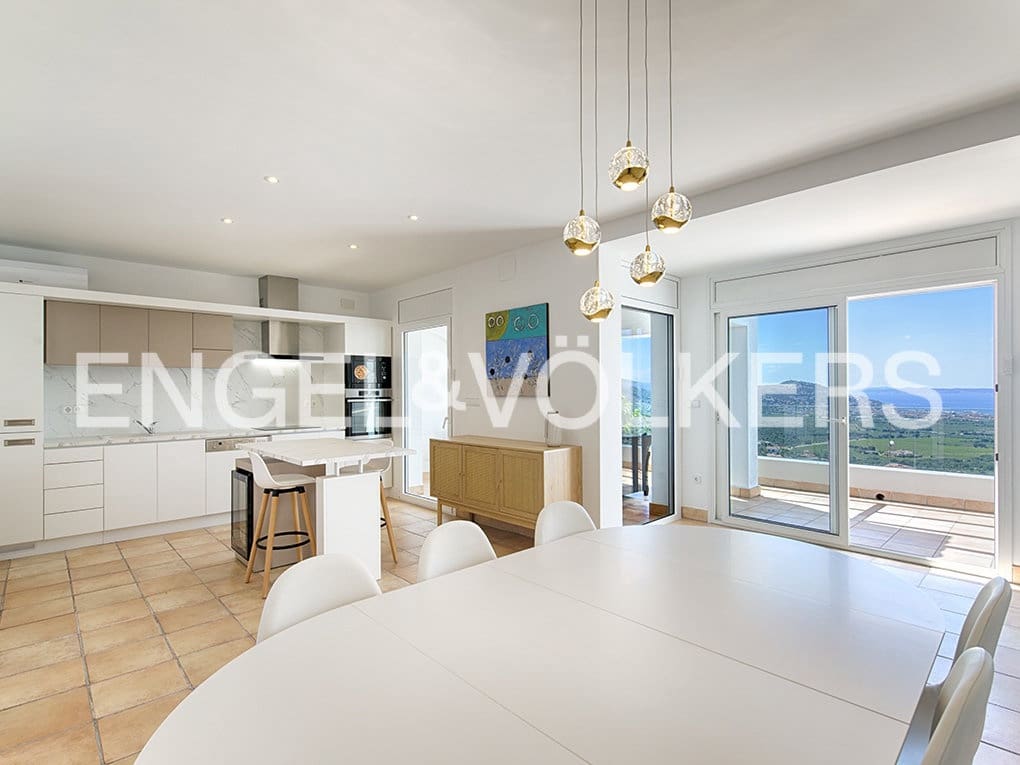 3 soveværelse Lejlighed til salg i El Mas Fumats med swimmingpool garage - € 695.000 (Ref: 9005685)