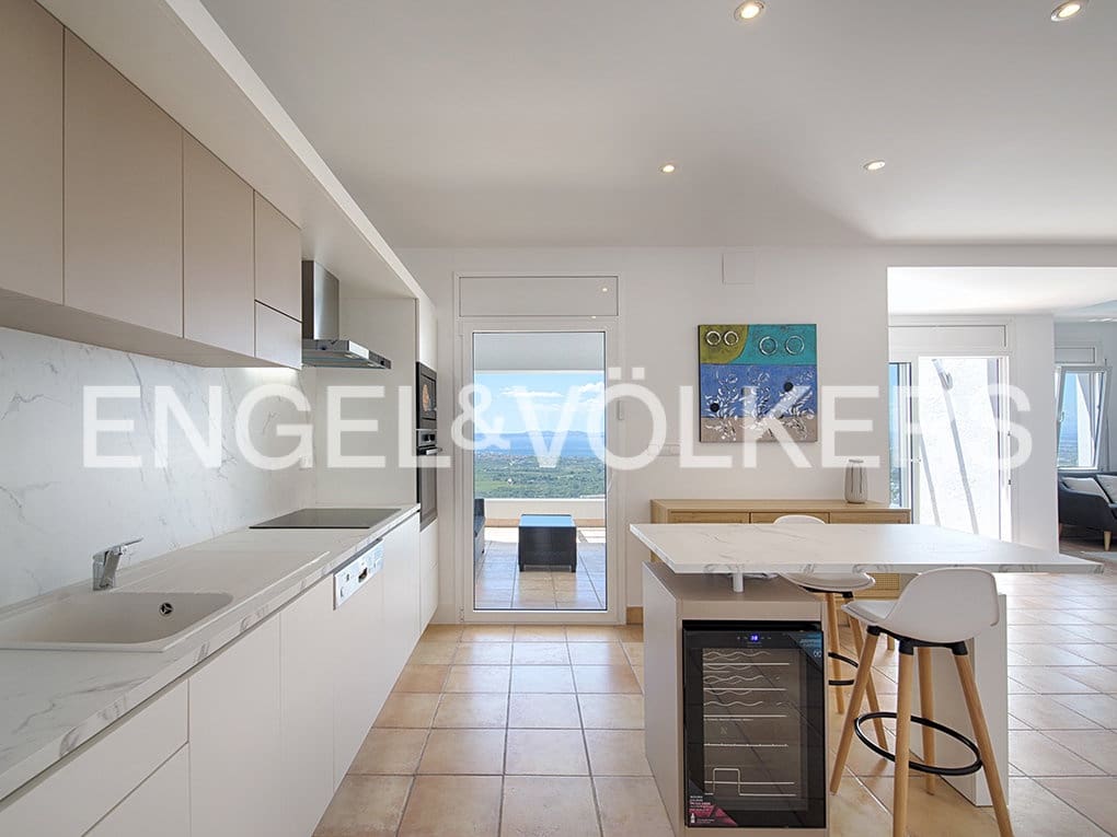 3 soveværelse Lejlighed til salg i El Mas Fumats med swimmingpool garage - € 695.000 (Ref: 9005685)