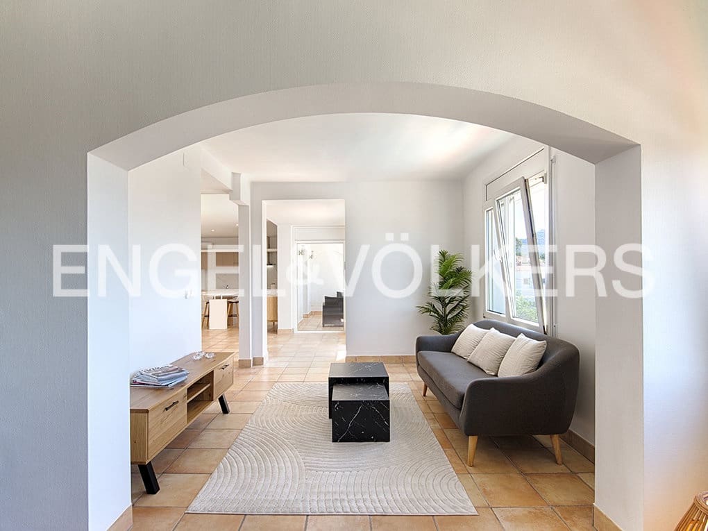 3 soveværelse Lejlighed til salg i El Mas Fumats med swimmingpool garage - € 695.000 (Ref: 9005685)
