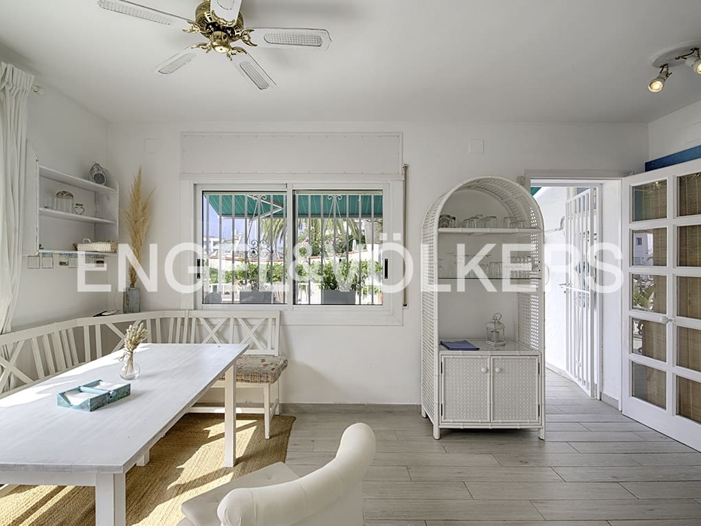 1 soveværelse Rækkehus til salg i Roses med garage - € 295.000 (Ref: 9005692)