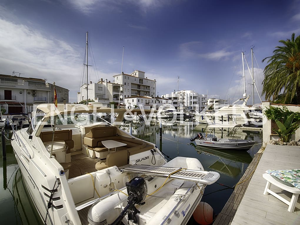 1 soveværelse Rækkehus til salg i Roses med garage - € 295.000 (Ref: 9005692)