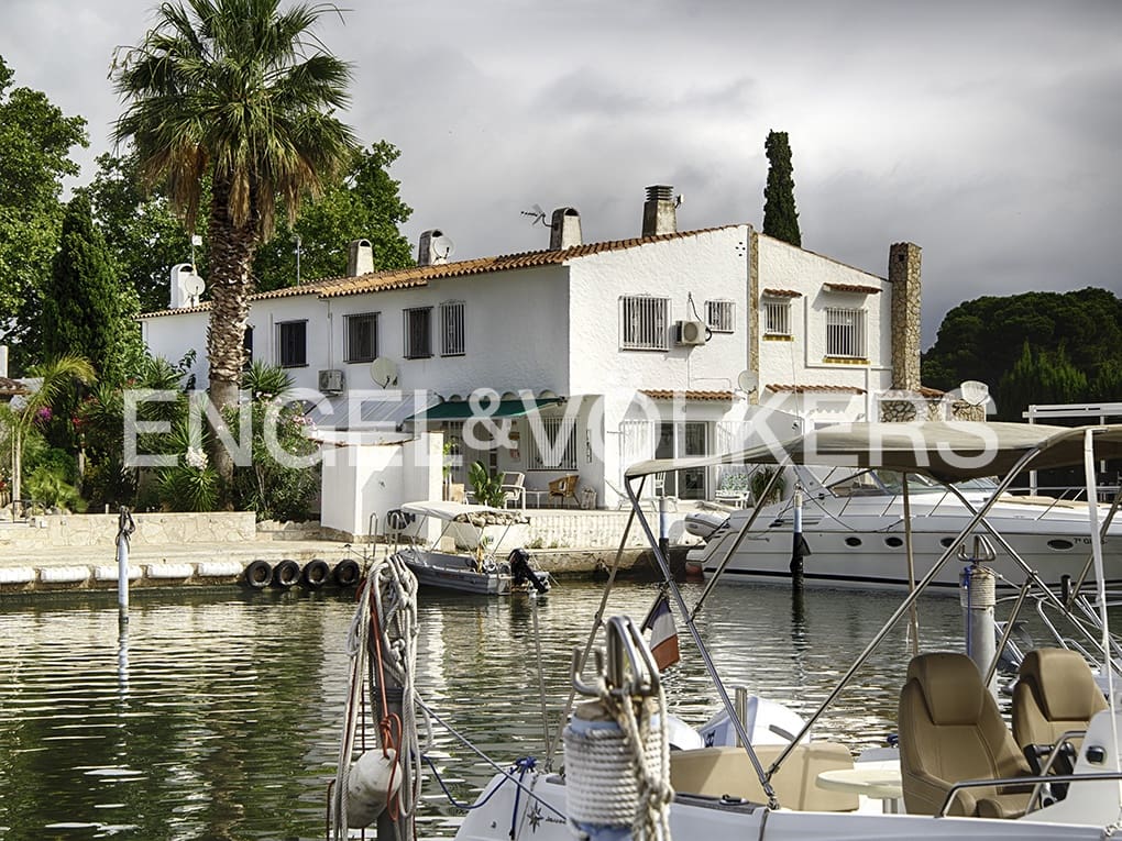 1 soveværelse Rækkehus til salg i Roses med garage - € 295.000 (Ref: 9005692)