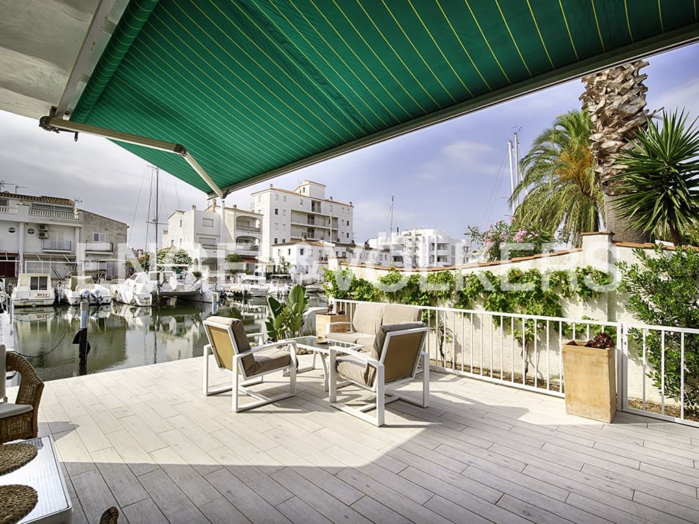 1 soveværelse Rækkehus til salg i Roses med garage - € 295.000 (Ref: 9005692)