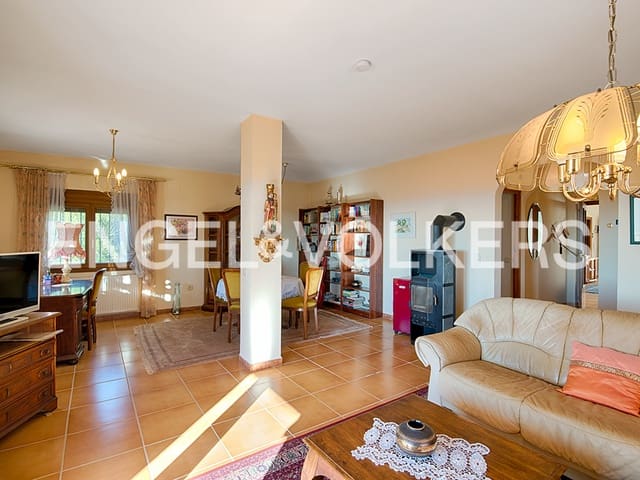 3 bedroom Villa for sale in Palau-saverdera with pool garage - € 590,000 (Ref: 9005693)