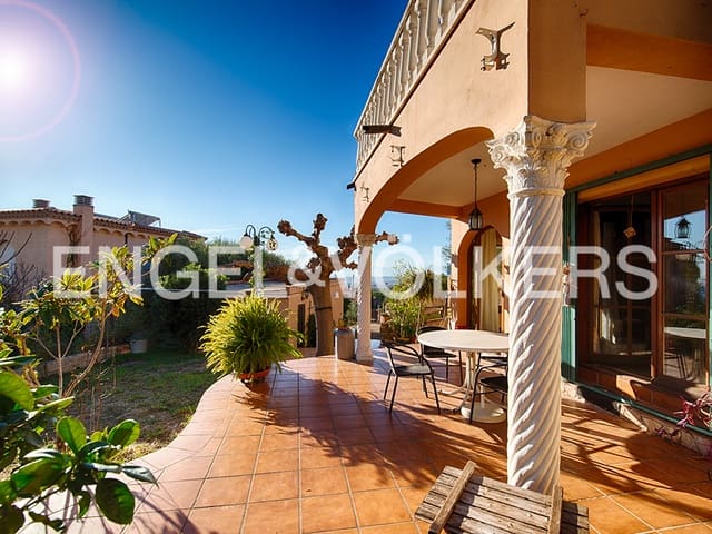 3 bedroom Villa for sale in Palau-saverdera with pool garage - € 590,000 (Ref: 9005693)