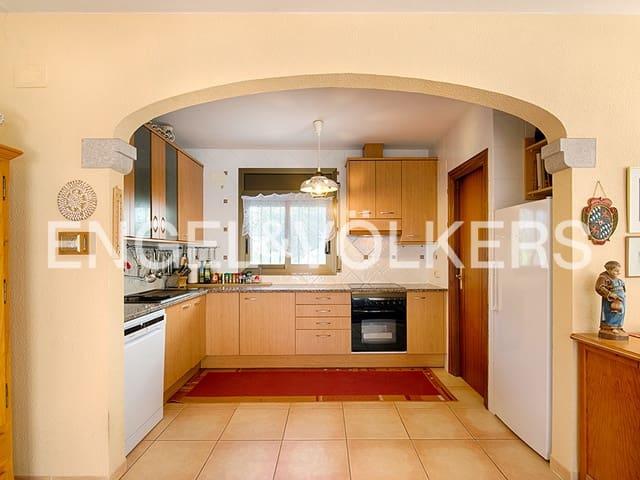 3 bedroom Villa for sale in Palau-saverdera with pool garage - € 590,000 (Ref: 9005693)