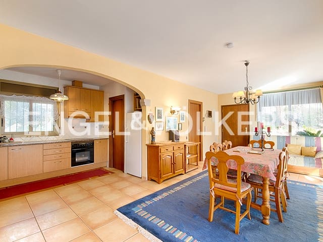 3 bedroom Villa for sale in Palau-saverdera with pool garage - € 590,000 (Ref: 9005693)