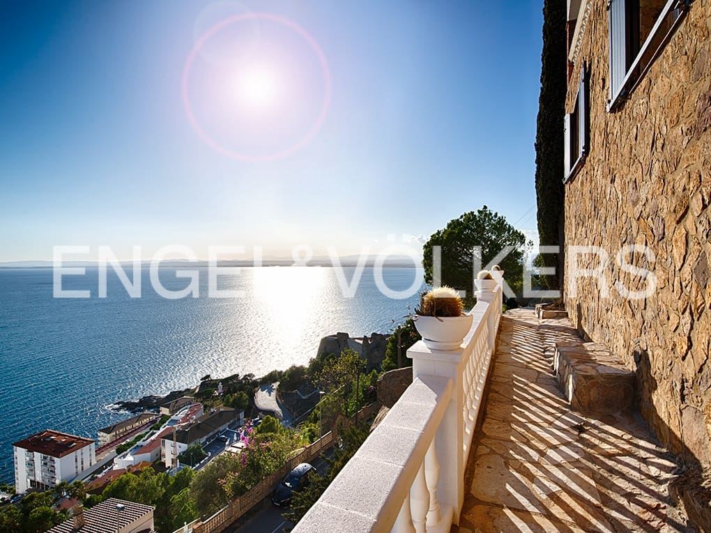 4 soveværelse Villa til salg i Roses med swimmingpool garage - € 1.395.000 (Ref: 9005694)