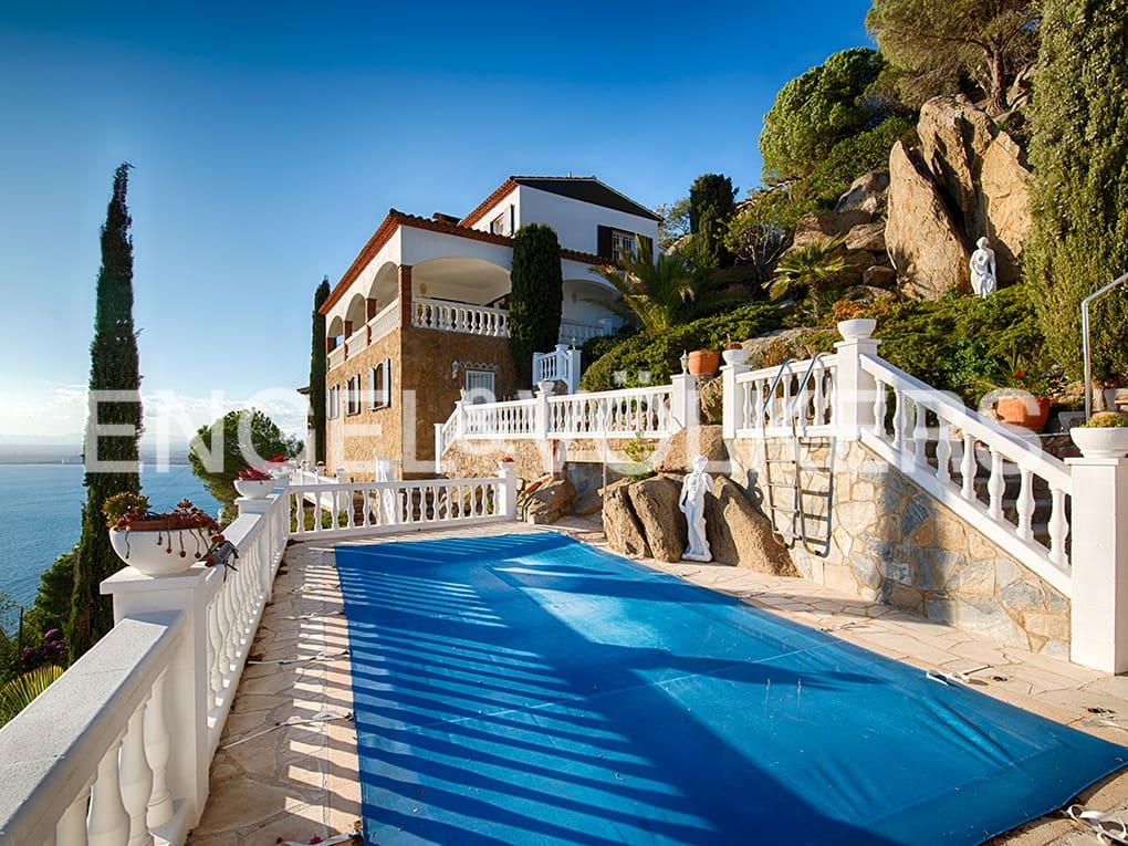 4 soveværelse Villa til salg i Roses med swimmingpool garage - € 1.395.000 (Ref: 9005694)