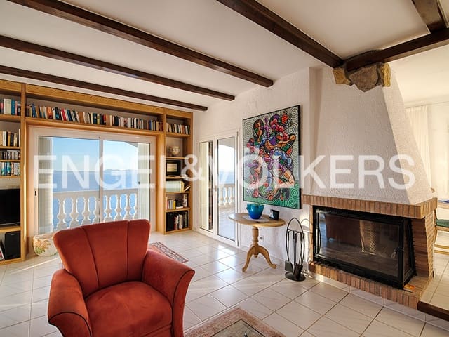 4 soverom Villa til salgs i Roses med svømmebasseng garasje - € 1 395 000 (Ref: 9005694)