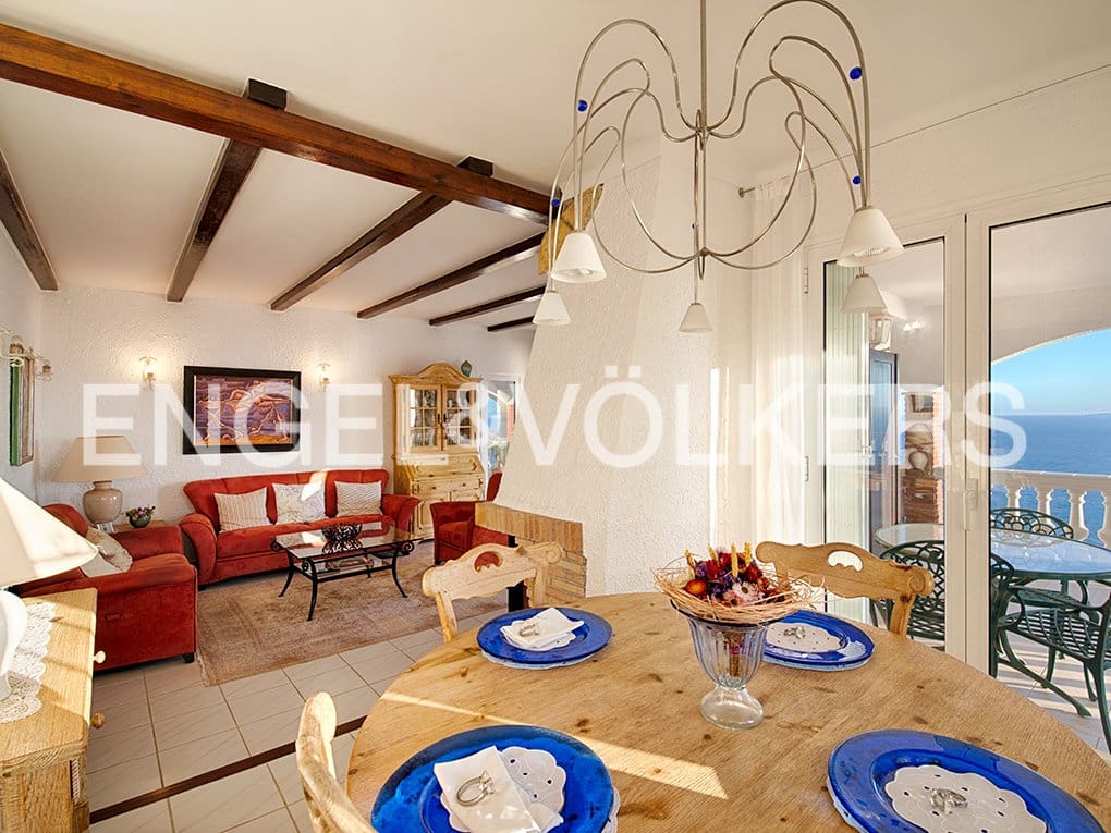 4 bedroom Villa for sale in Roses with pool garage - € 1,295,000 (Ref: 9005694)