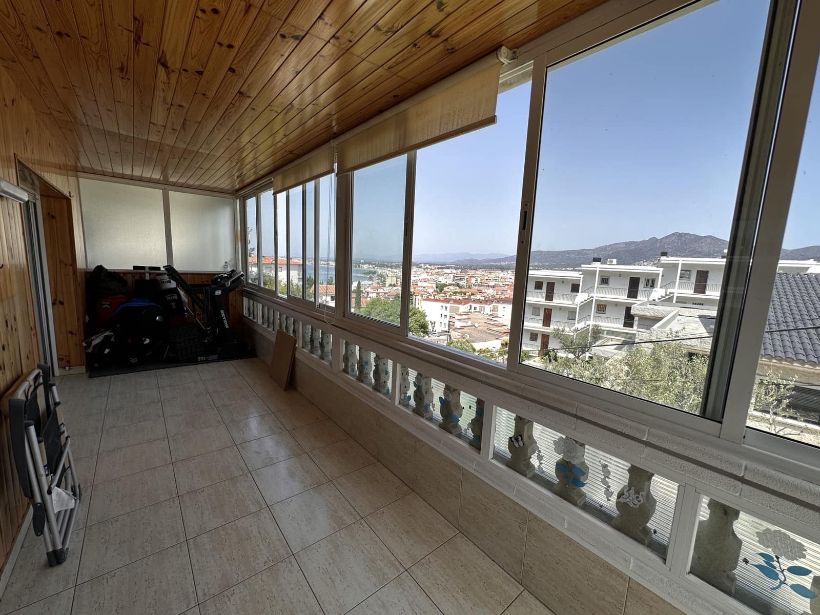 3 soveværelse Rækkehus til salg i Roses med garage - € 350.000 (Ref: 9005695)