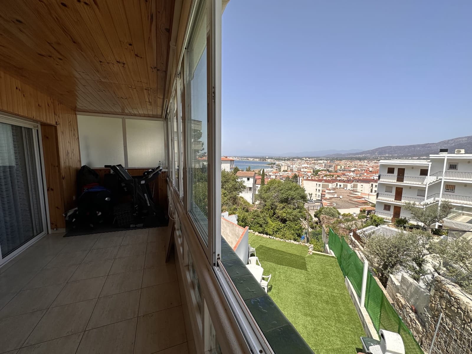 3 soveværelse Rækkehus til salg i Roses med garage - € 350.000 (Ref: 9005695)