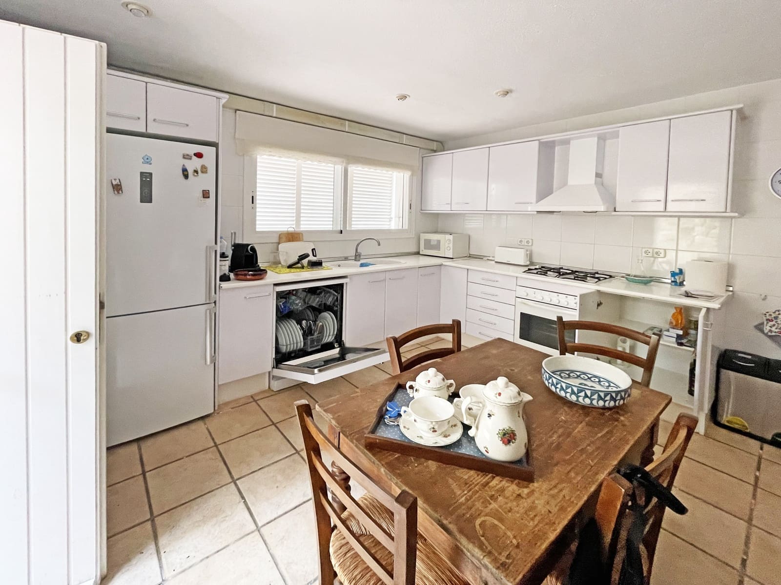 9 soveværelse Lejlighed til salg i Roses med garage - € 1.850.000 (Ref: 9005696)