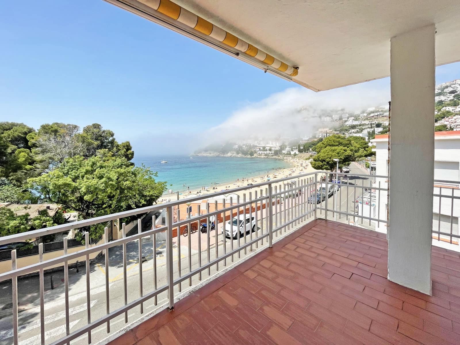 9 bedroom Apartment for sale in Roses with garage - € 1,850,000 (Ref: 9005696)