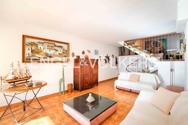 4 slaapkamer Rijtjeshuis te koop in Roses met zwembad garage - € 640.000 (Ref: 9005704)