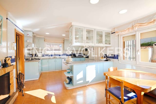 4 soverom Villa til salgs i Roses med garasje - € 598 000 (Ref: 9005705)