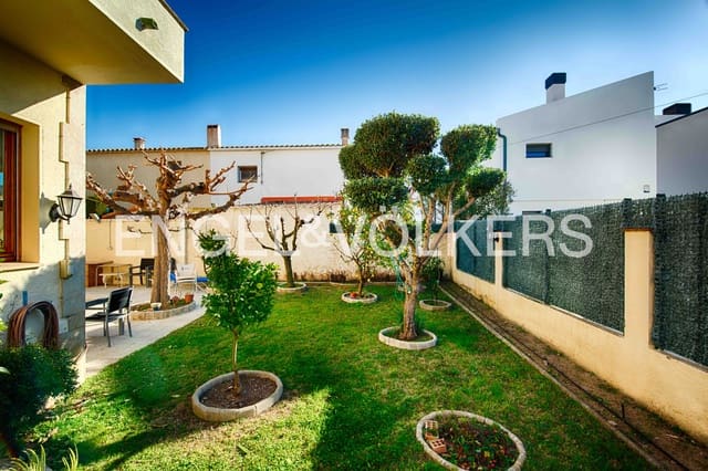 4 soverom Villa til salgs i Roses med garasje - € 598 000 (Ref: 9005705)