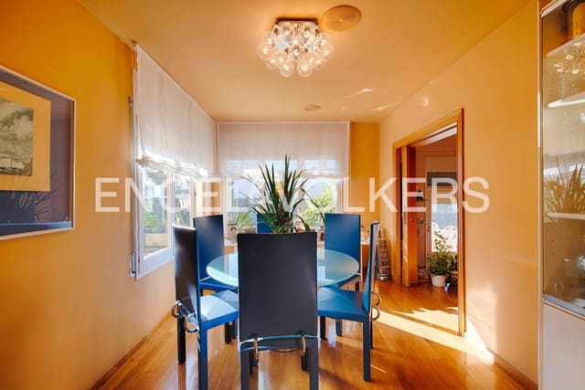 4 sovrum Villa till salu i Roses med garage - 598 000 € (Ref: 9005705)