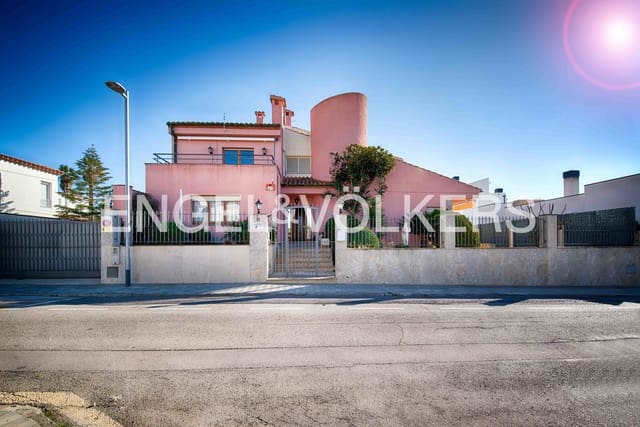 4 sovrum Villa till salu i Roses med garage - 598 000 € (Ref: 9005705)