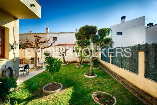 4 sovrum Villa till salu i Roses med garage - 598 000 € (Ref: 9005705)