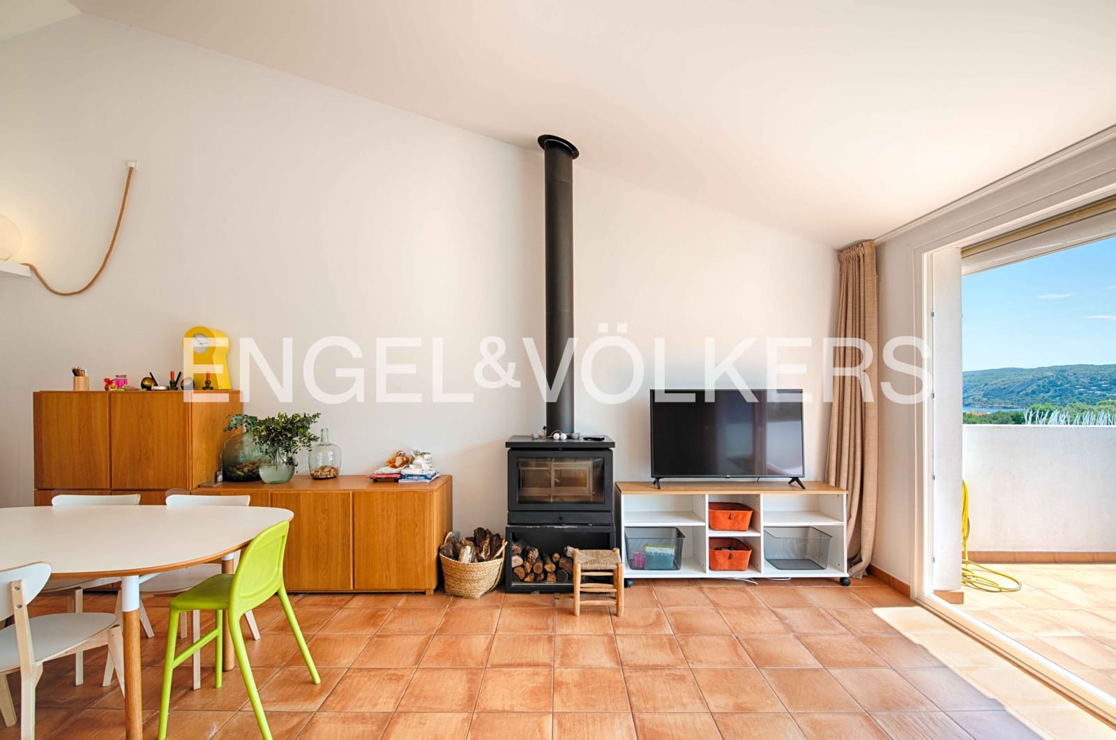 4 bedroom Terraced Villa for sale in Cadaques with garage - € 1,150,000 (Ref: 9005707)