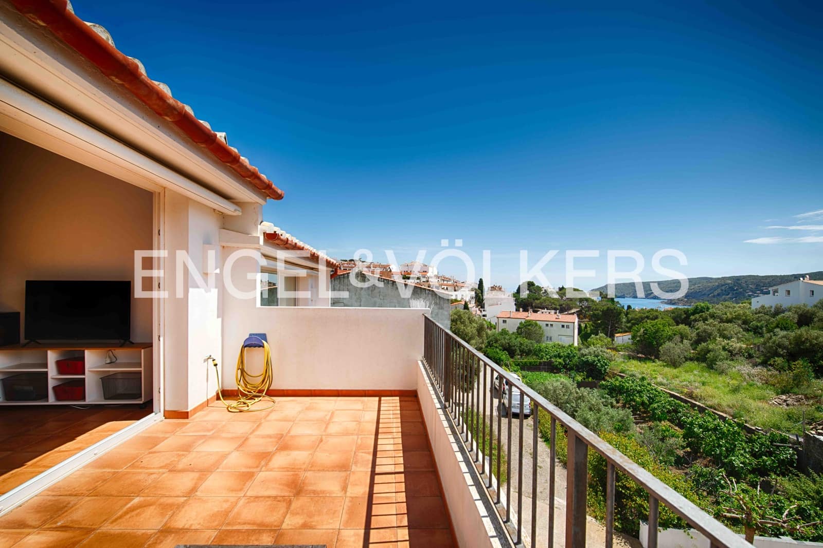 4 bedroom Terraced Villa for sale in Cadaques with garage - € 1,150,000 (Ref: 9005707)