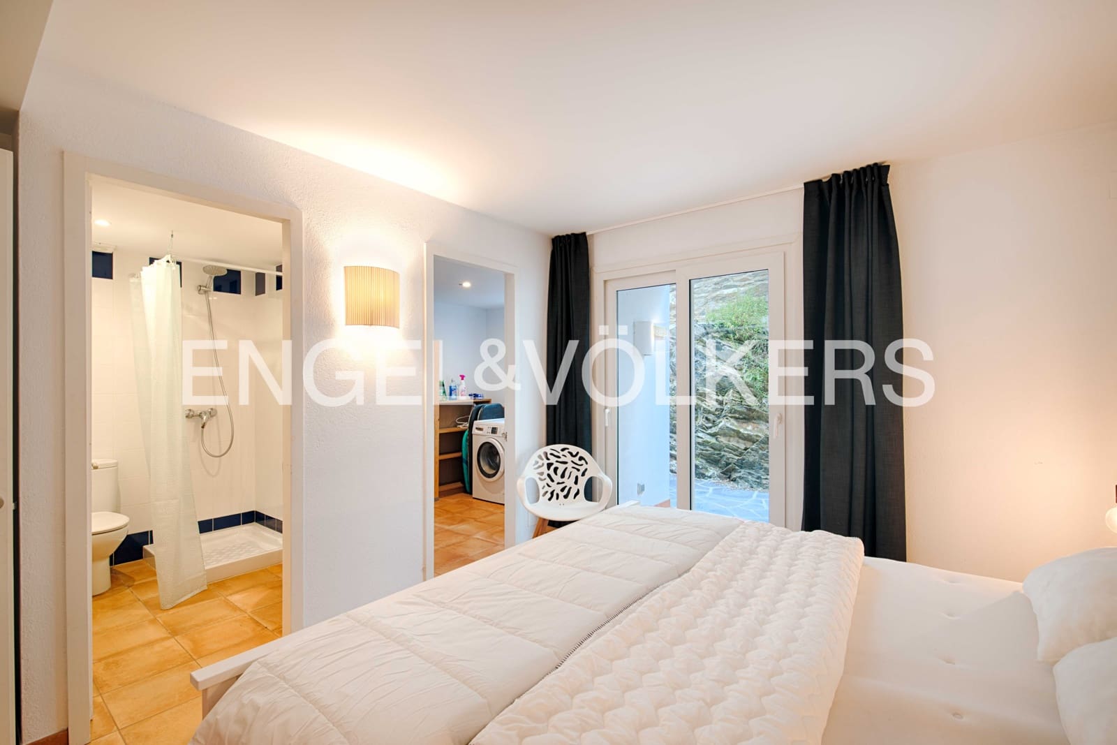 4 bedroom Terraced Villa for sale in Cadaques with garage - € 1,150,000 (Ref: 9005707)