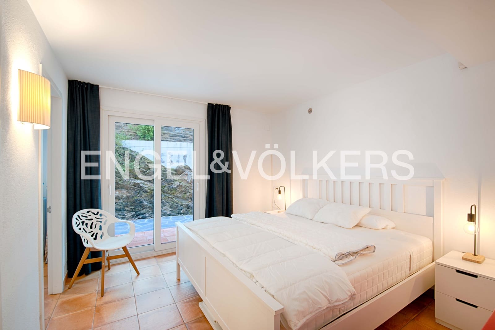 4 bedroom Terraced Villa for sale in Cadaques with garage - € 1,150,000 (Ref: 9005707)