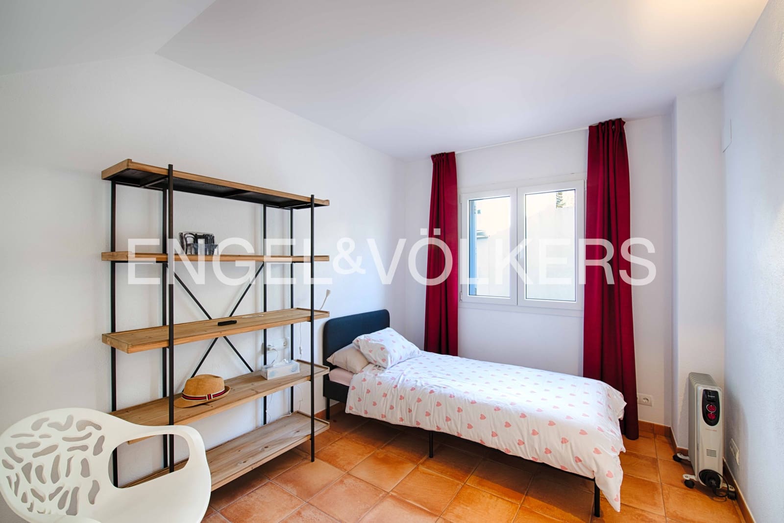 4 bedroom Terraced Villa for sale in Cadaques with garage - € 1,150,000 (Ref: 9005707)