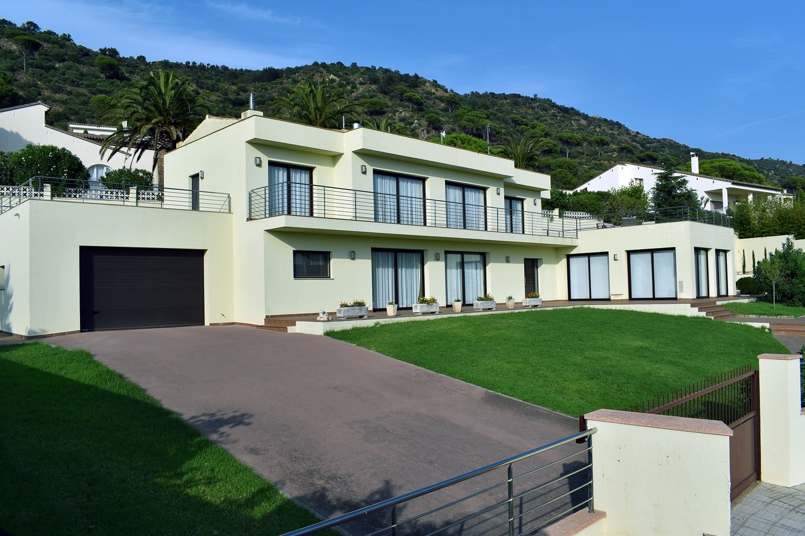 5 soveværelse Villa til salg i Pau med swimmingpool garage - € 1.500.000 (Ref: 9005710)