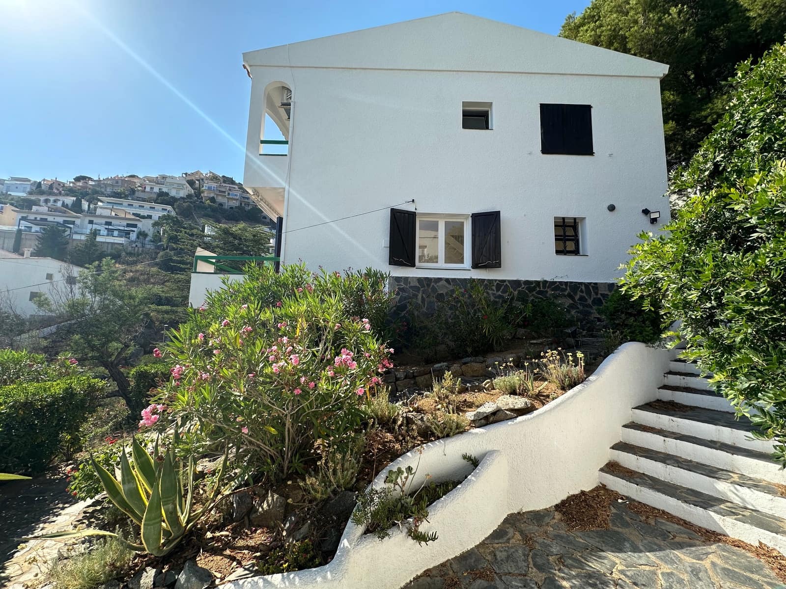 3 soveværelse Byhus til salg i Roses med garage - € 460.000 (Ref: 9005712)