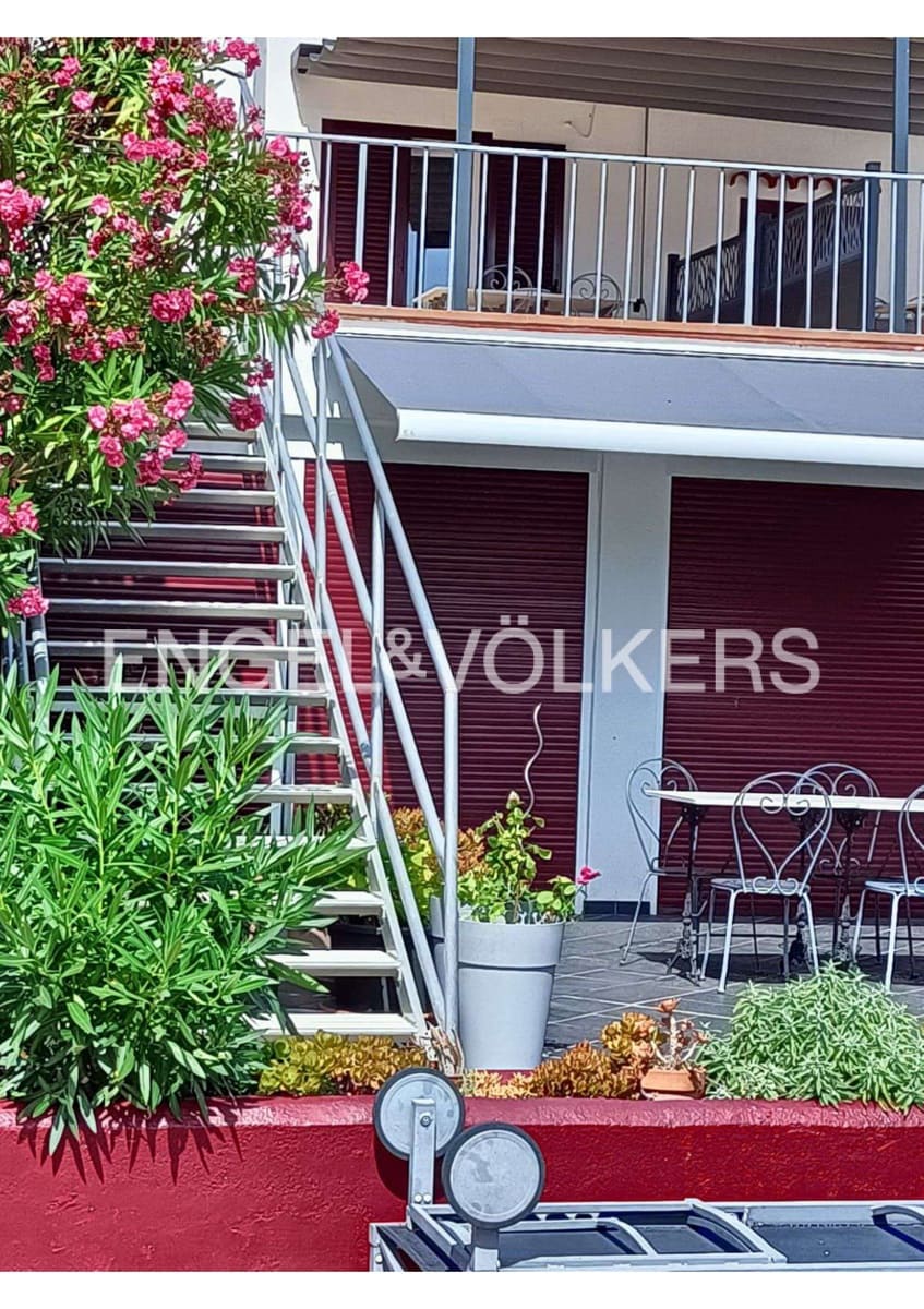 6 soveværelse Villa til salg i Colera med swimmingpool garage - € 660.000 (Ref: 9005715)