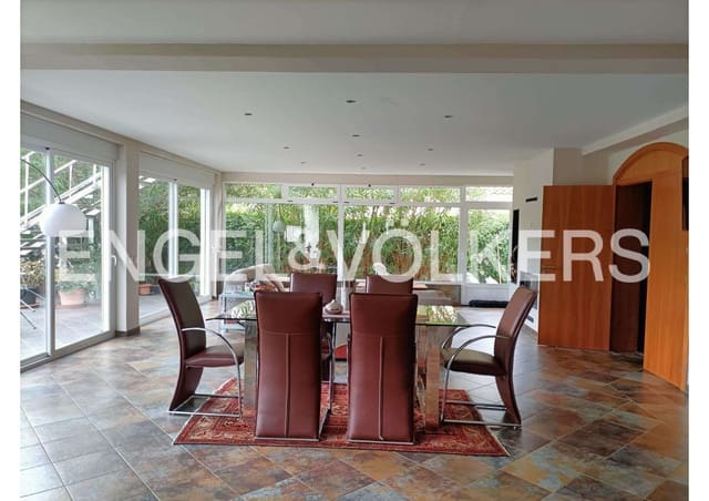 6 sovrum Villa till salu i Colera med pool garage - 660 000 € (Ref: 9005715)