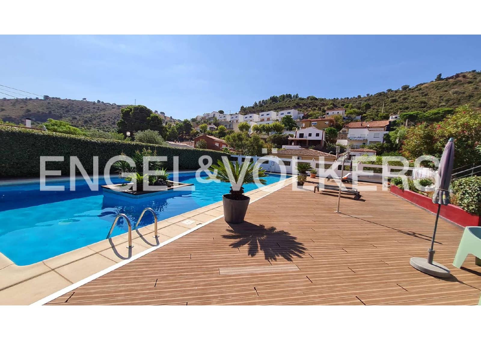 6 soveværelse Villa til salg i Colera med swimmingpool garage - € 660.000 (Ref: 9005715)