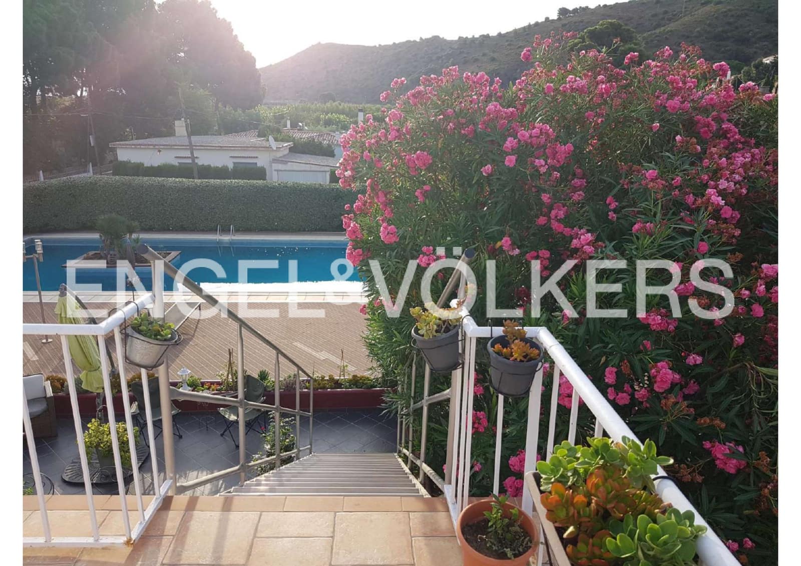 6 soveværelse Villa til salg i Colera med swimmingpool garage - € 660.000 (Ref: 9005715)