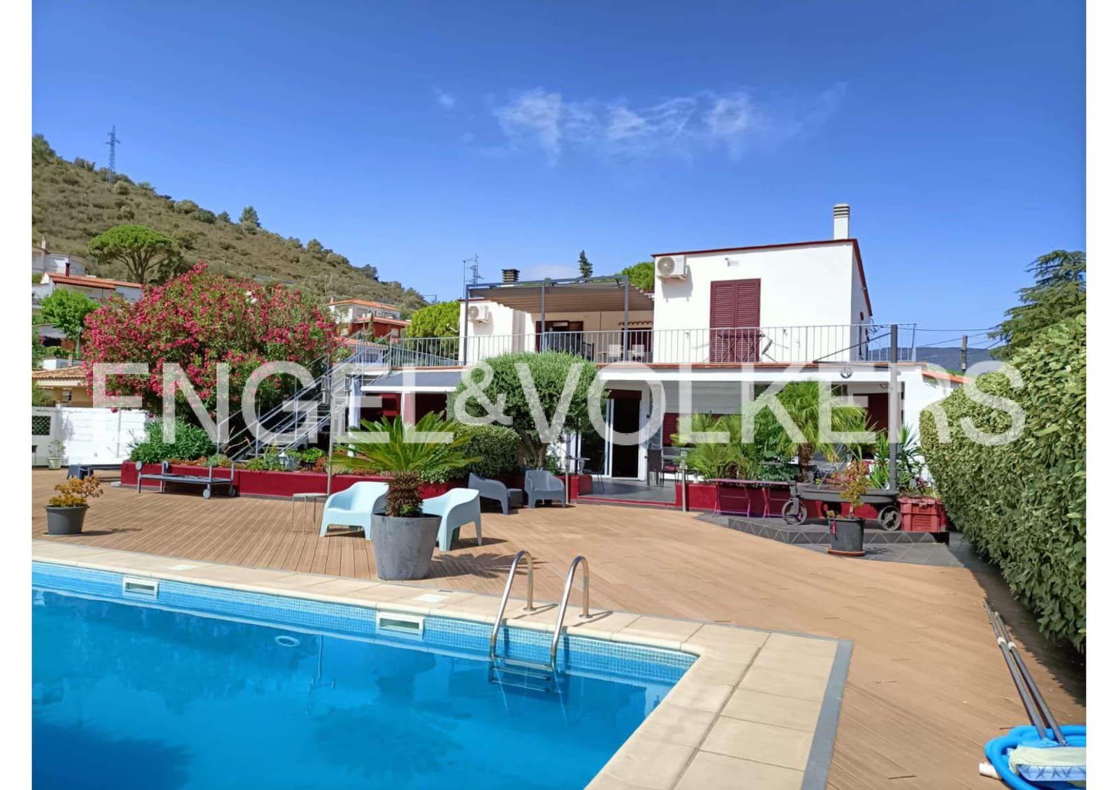 6 soveværelse Villa til salg i Colera med swimmingpool garage - € 660.000 (Ref: 9005715)