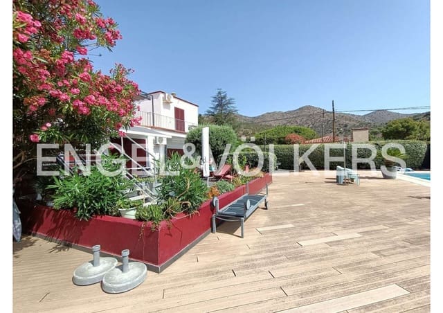 6 sovrum Villa till salu i Colera med pool garage - 660 000 € (Ref: 9005715)