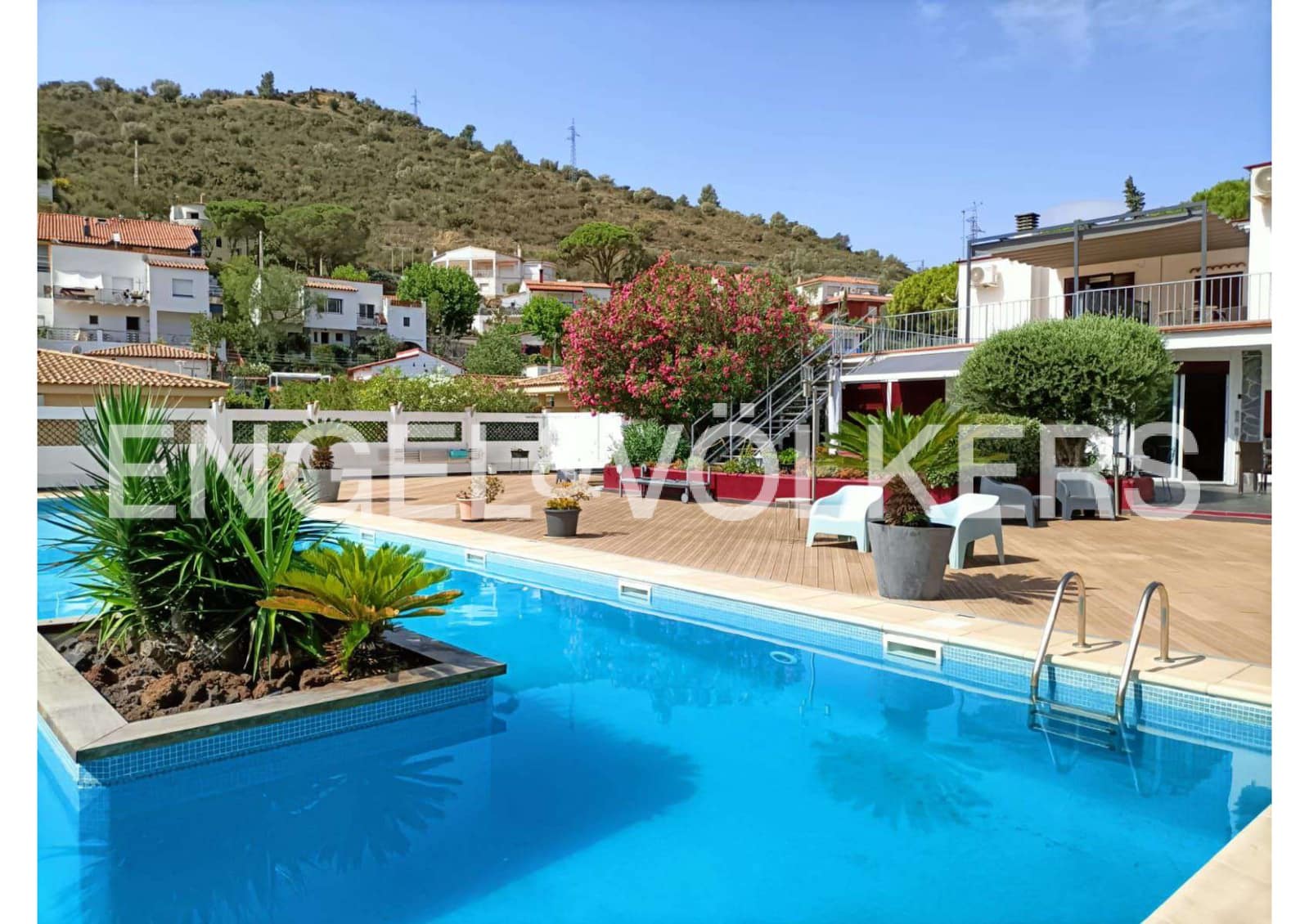 6 soveværelse Villa til salg i Colera med swimmingpool garage - € 660.000 (Ref: 9005715)