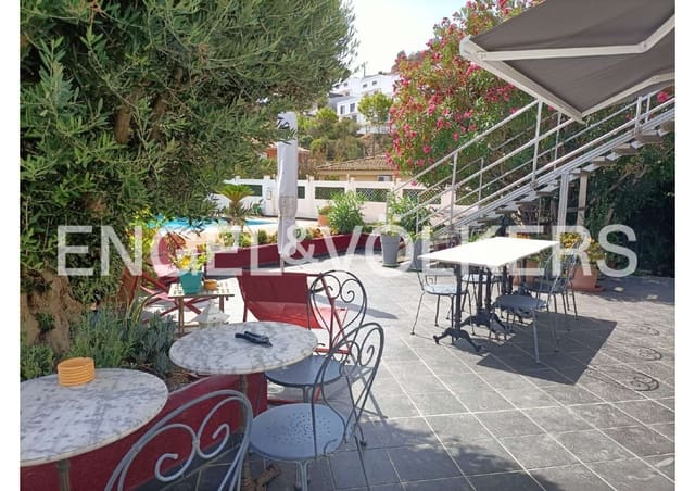 6 sovrum Villa till salu i Colera med pool garage - 660 000 € (Ref: 9005715)