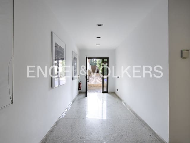 8 soveværelse Byhus til salg i Vilafant med swimmingpool garage - € 630.000 (Ref: 9005716)