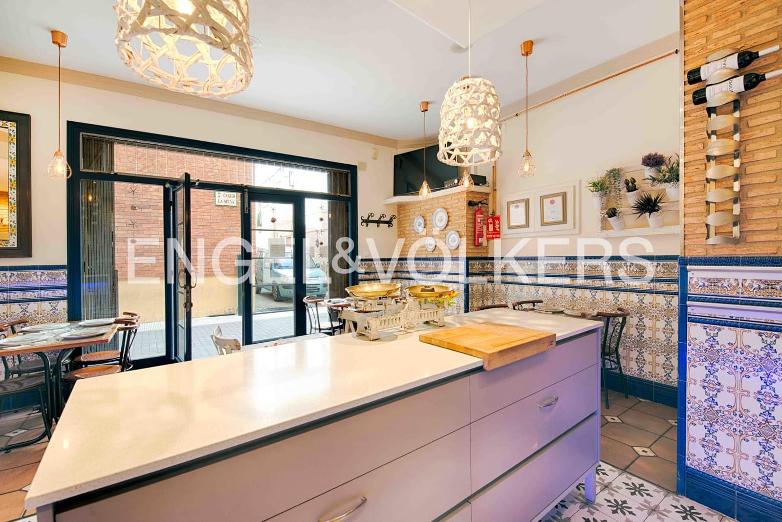 Kommersiell til salgs i Llanca - € 140 000 (Ref: 9005717)
