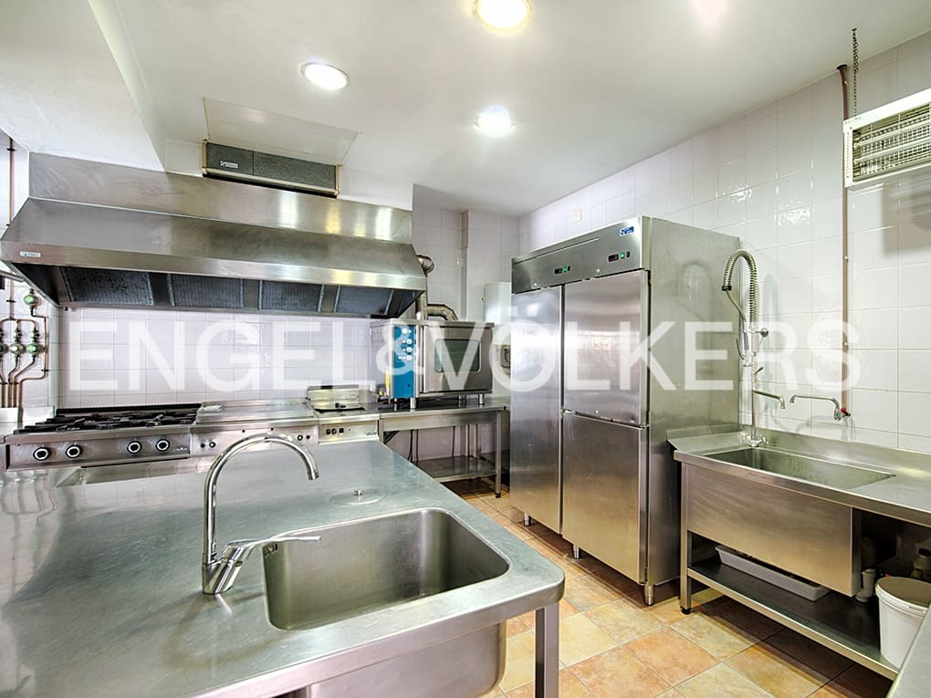 Erhverv til salg i Llanca - € 319.000 (Ref: 9005723)