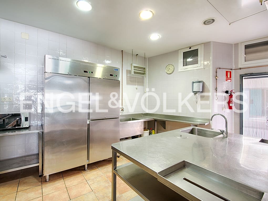 Erhverv til salg i Llanca - € 319.000 (Ref: 9005723)