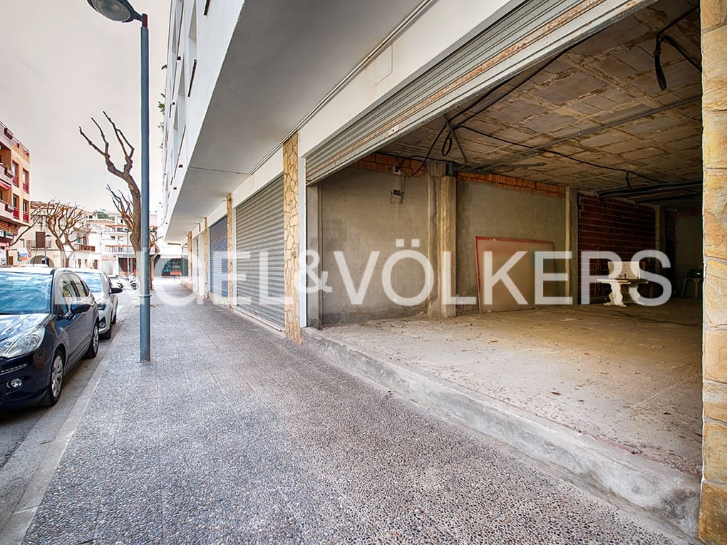 Erhverv til salg i Llanca - € 117.000 (Ref: 9005725)