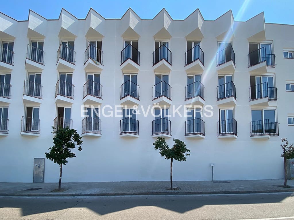 3 bedroom Apartment for sale in Llanca with garage - € 249,000 (Ref: 9005729)