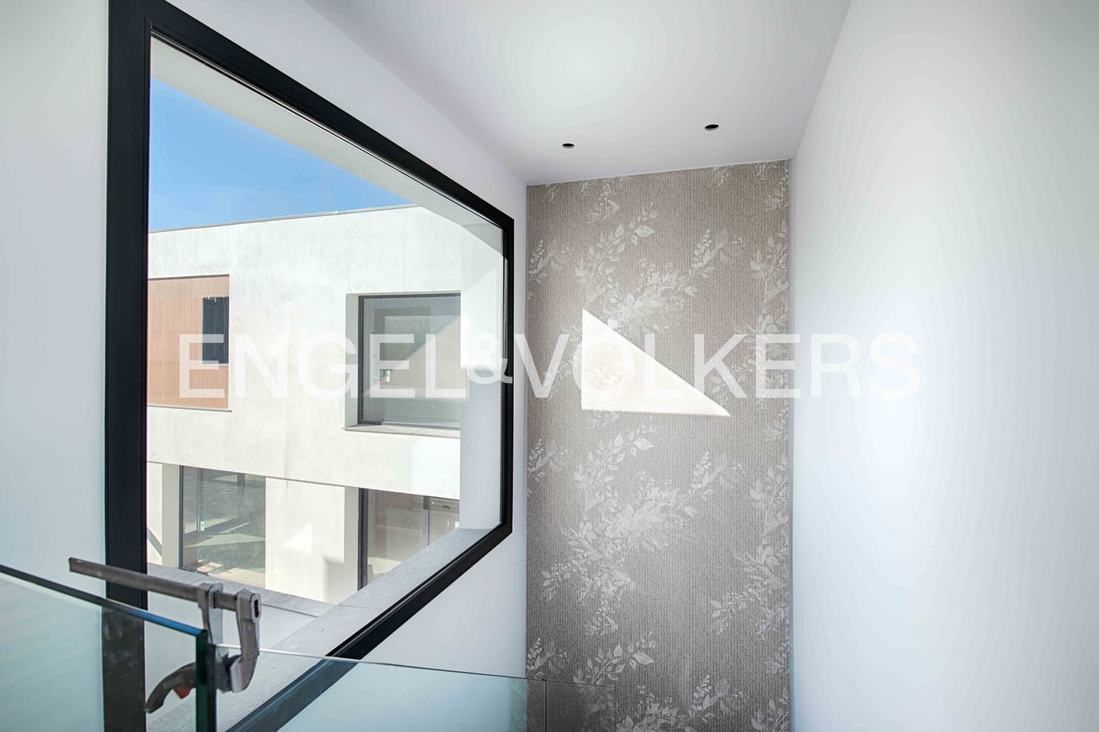 4 soveværelse Villa til salg i Empuriabrava med swimmingpool garage - € 795.000 (Ref: 9005730)