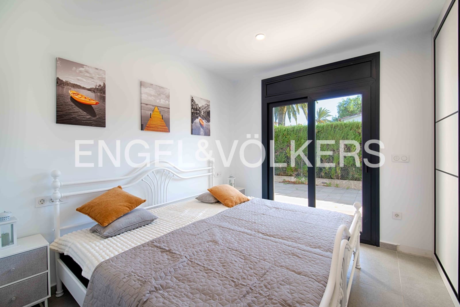 4 soveværelse Villa til salg i Empuriabrava med swimmingpool garage - € 795.000 (Ref: 9005730)