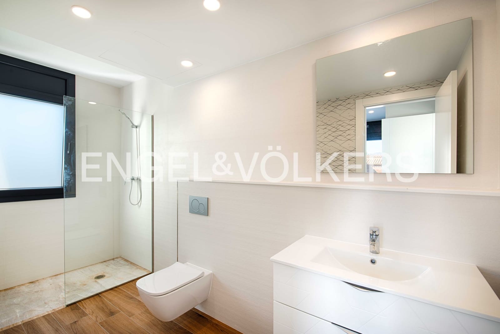 4 soveværelse Villa til salg i Empuriabrava med swimmingpool garage - € 795.000 (Ref: 9005730)