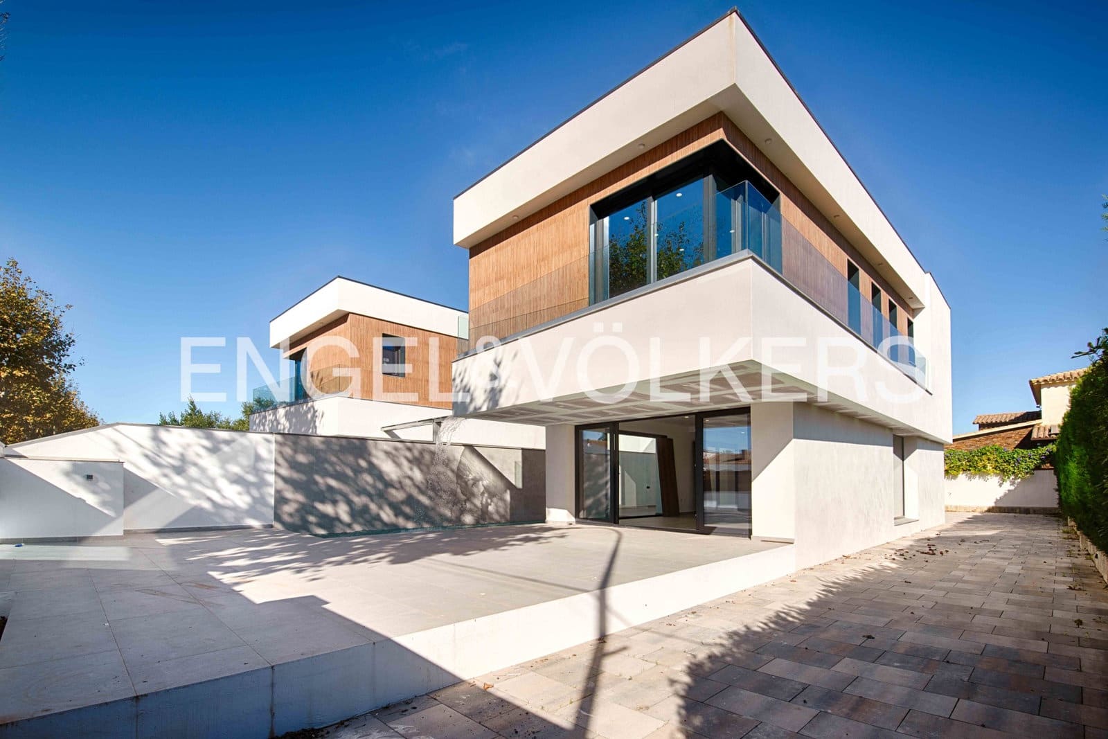 4 sypialnia Willa na sprzedaż w Empuriabrava z basenem garażem - 795 000 € (Ref: 9005730)
